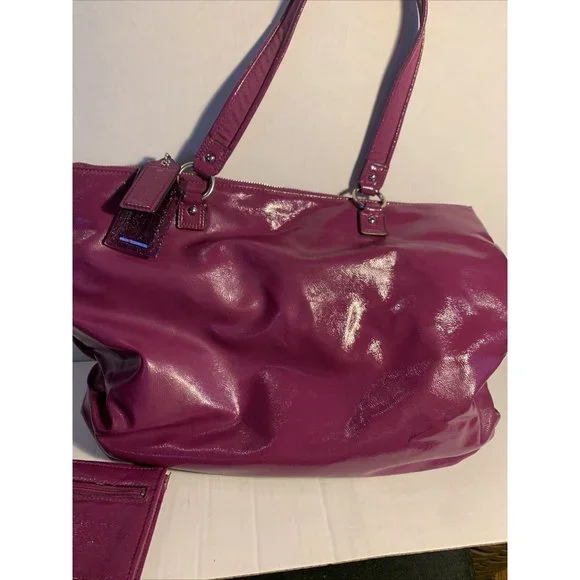 Coach Berry Patent Leather Poppy Daisy Liquid Gloss Tote Bag With Wallet #F20004 - Picture 7 of 15